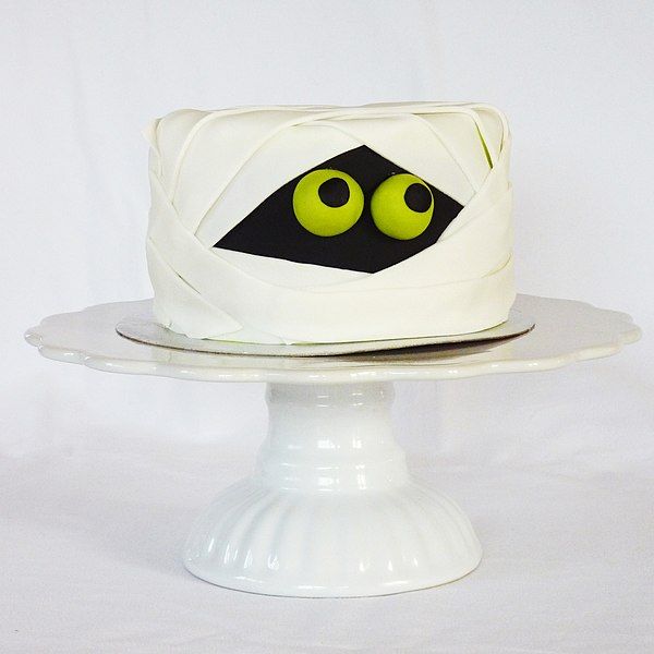 File:Mummy cake (8122502298).jpg