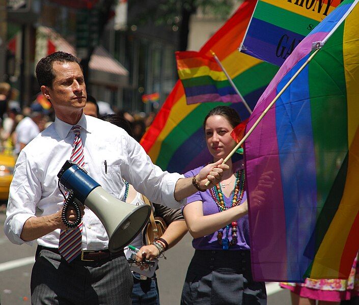 File:NLN Anthony Weiner.jpg