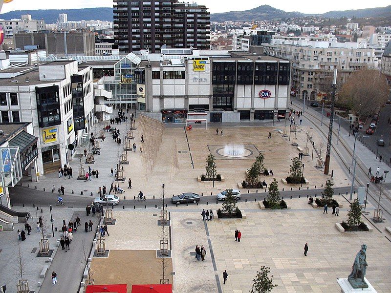 File:Place-de-jaude-vue-sud.jpg