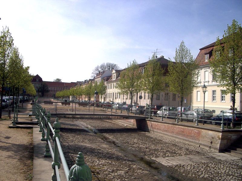 File:Potsdam Stadtkanal.jpg