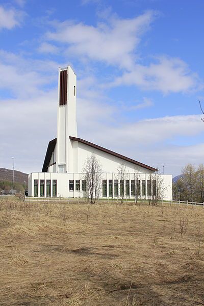 File:Ringvassøy kirke p.jpg