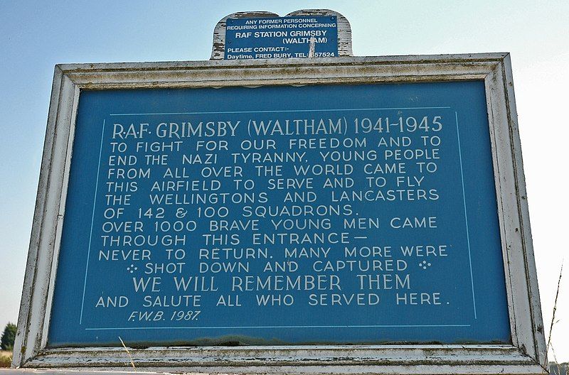 File:Waltham Entrance Sign.jpg