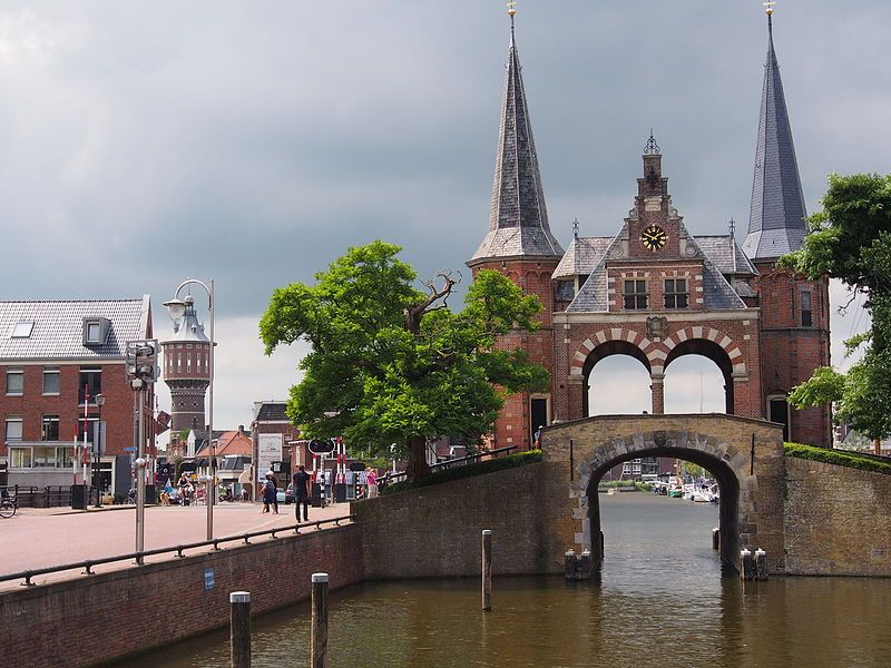 File:Waterpoort, Sneek.JPG