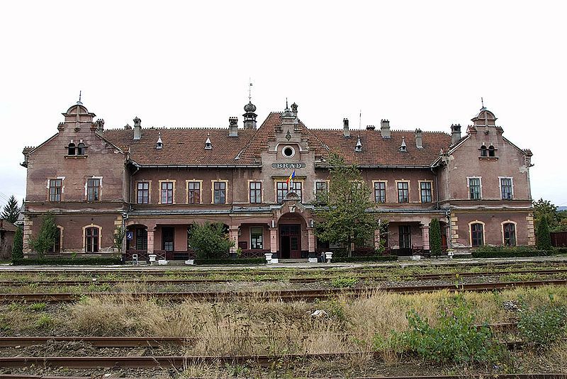 File:Brad-Bahnhof.jpg