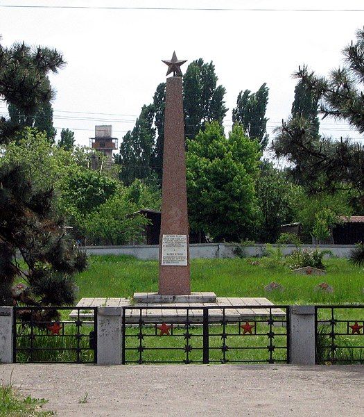 File:Bz monument sovietici.jpg