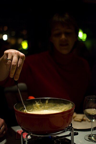 File:Cheesefondue.jpg