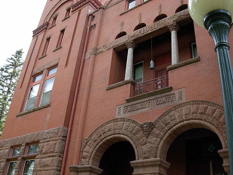 File:CourthouseFaribaultCountyMinnesota2007May.JPG