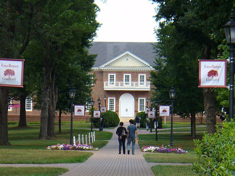 File:Guilfordcollegewalkway.jpg