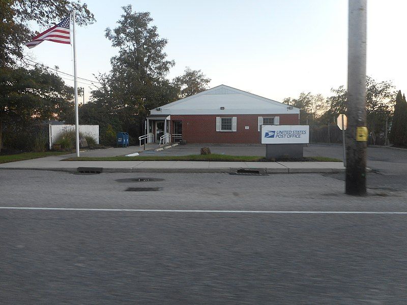 File:Holtsville USPS; 11742.jpg