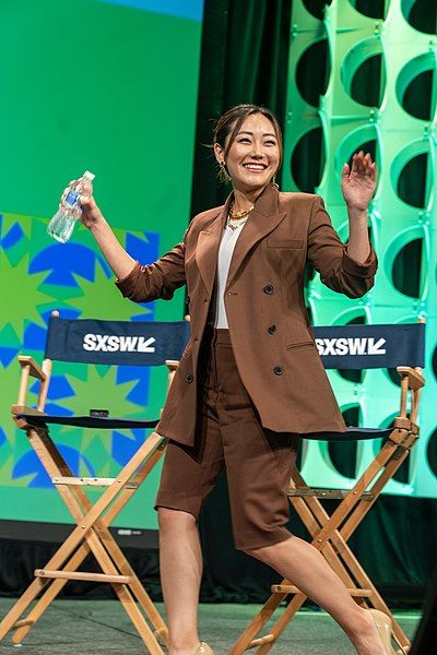 File:Karen Fukuhara (51959117135).jpg