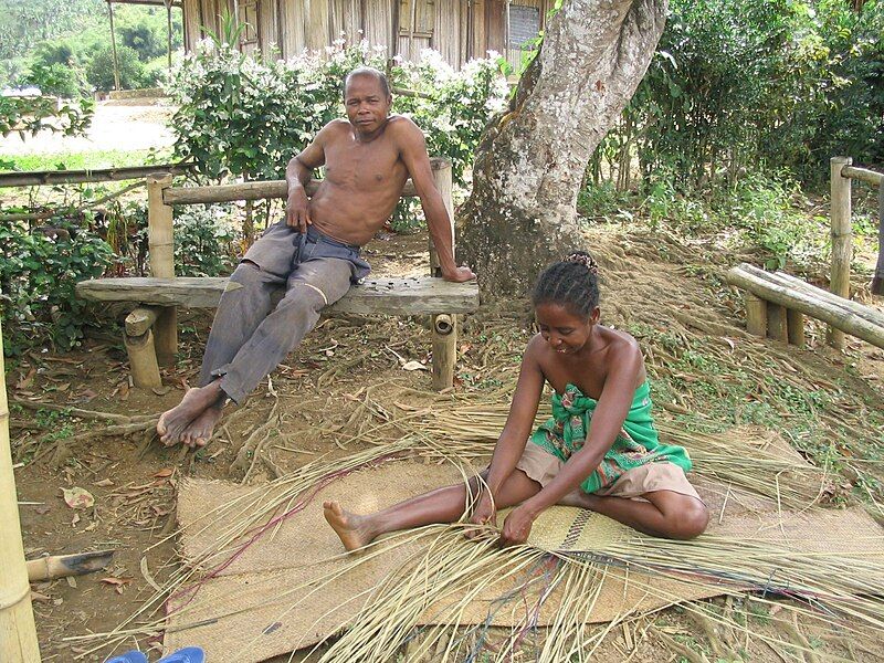 File:Malagasy weaving 001.jpg