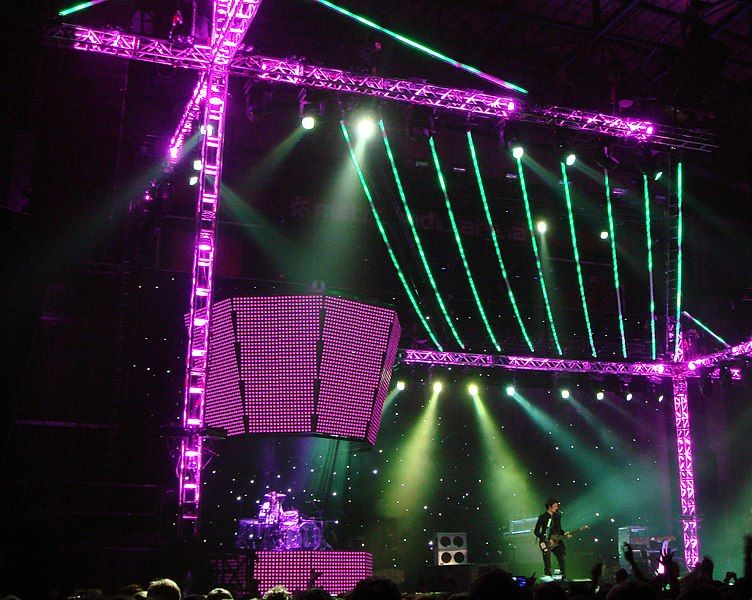 File:Muse Live (316662035).jpg