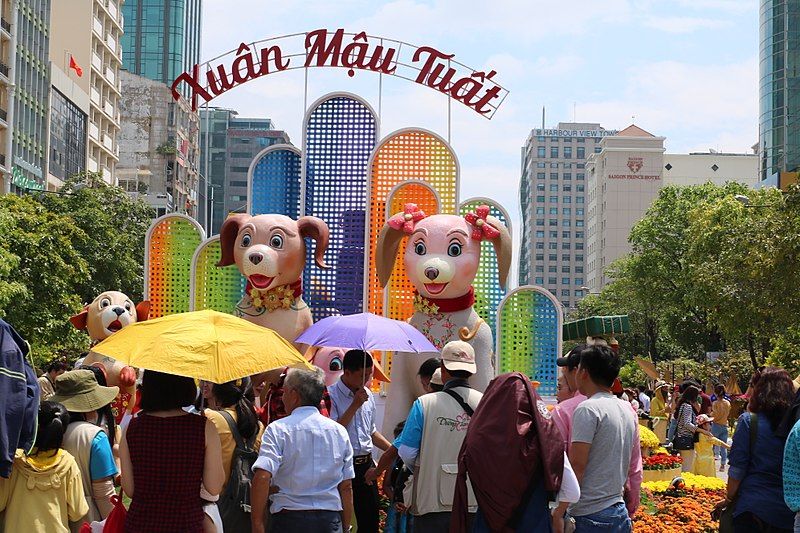 File:Nguyen Hue Street.jpg