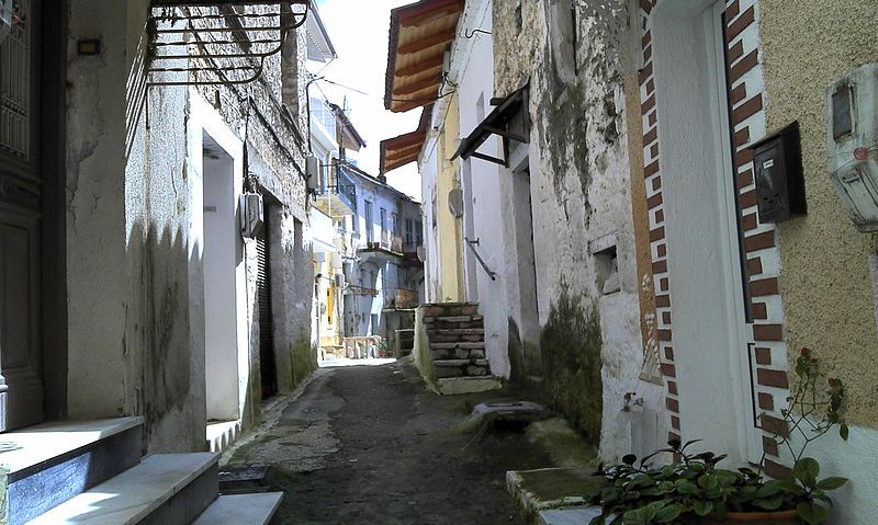 File:Old town paramythia.jpg