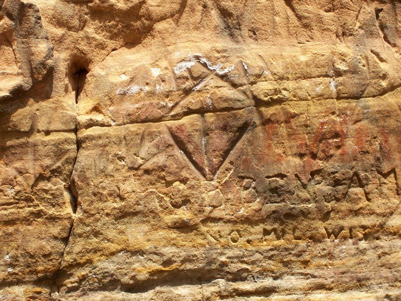 File:Roche-A-CriPetroglyphs1.jpg