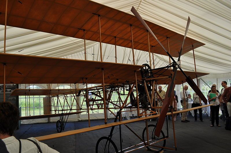 File:Roe Triplane 1909.jpg