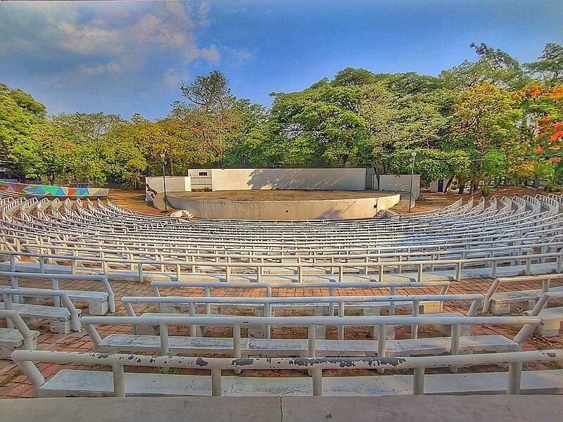 File:Teatro Bonampak.jpg