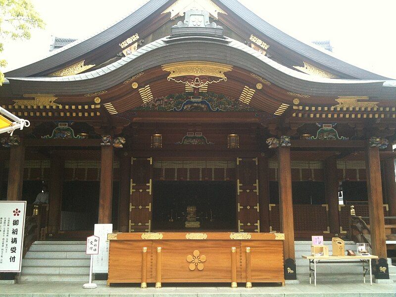 File:Yushima tenmangu shrine.jpg