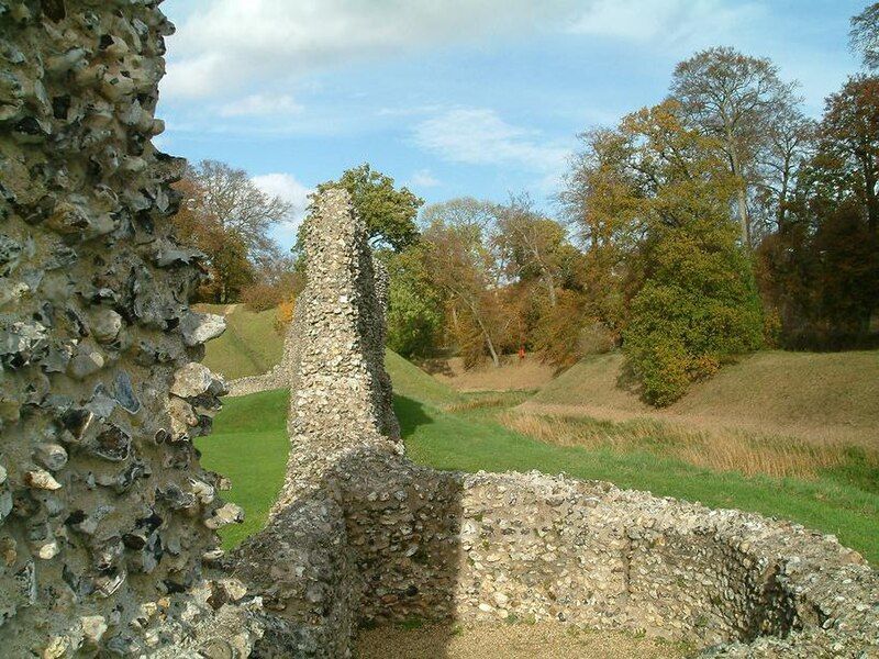 File:Berkhamsted castle walls.JPG