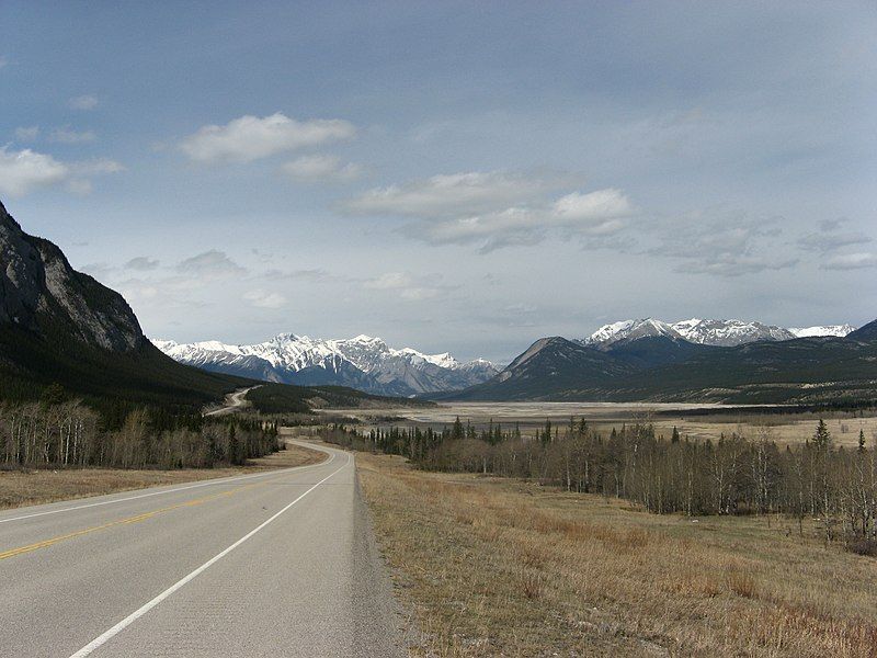 File:DavidThompsonHighway.JPG