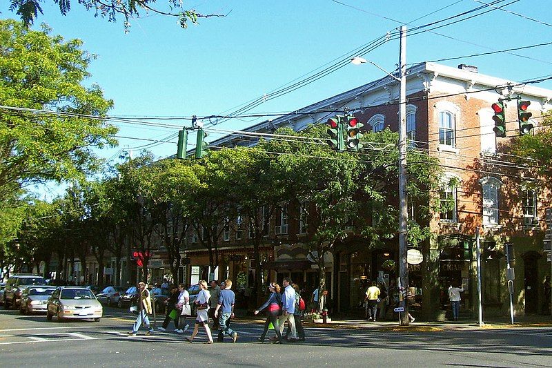 File:Downtown Rhinebeck, NY.jpg