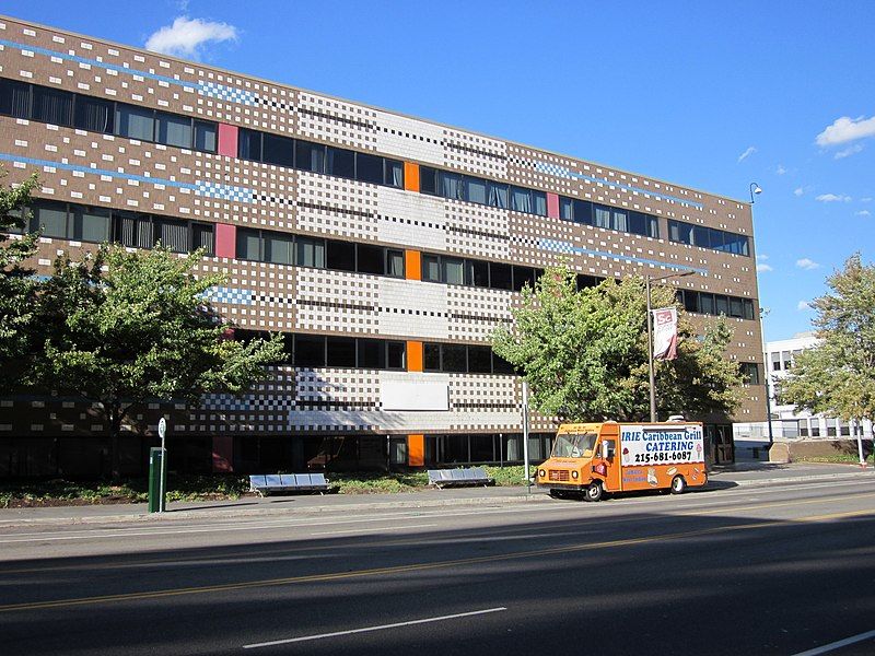 File:Drexel URBN Center.JPG