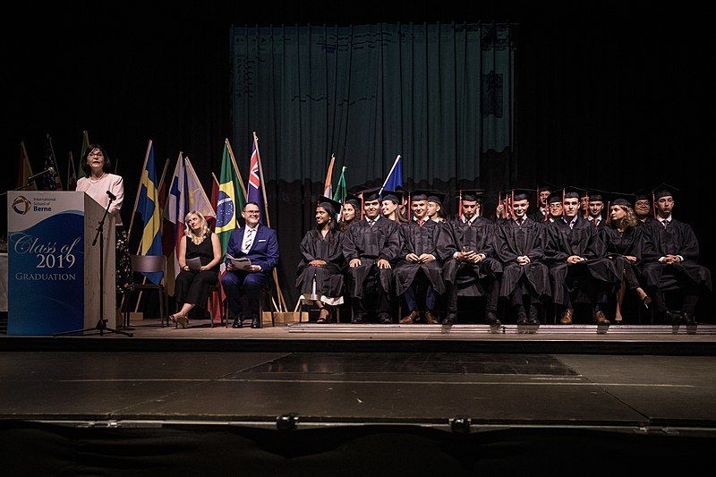 File:GRADUATION 25A1790.jpg