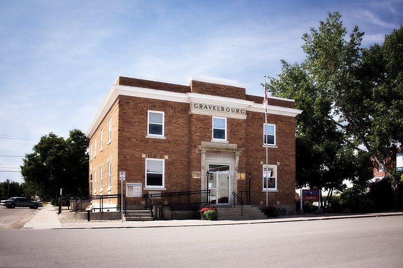 File:Gravelbourg's Post Office.jpg