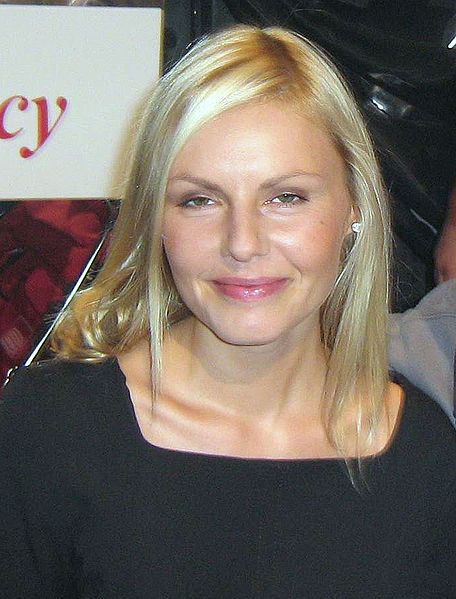 File:Joanna Kupinska.jpg