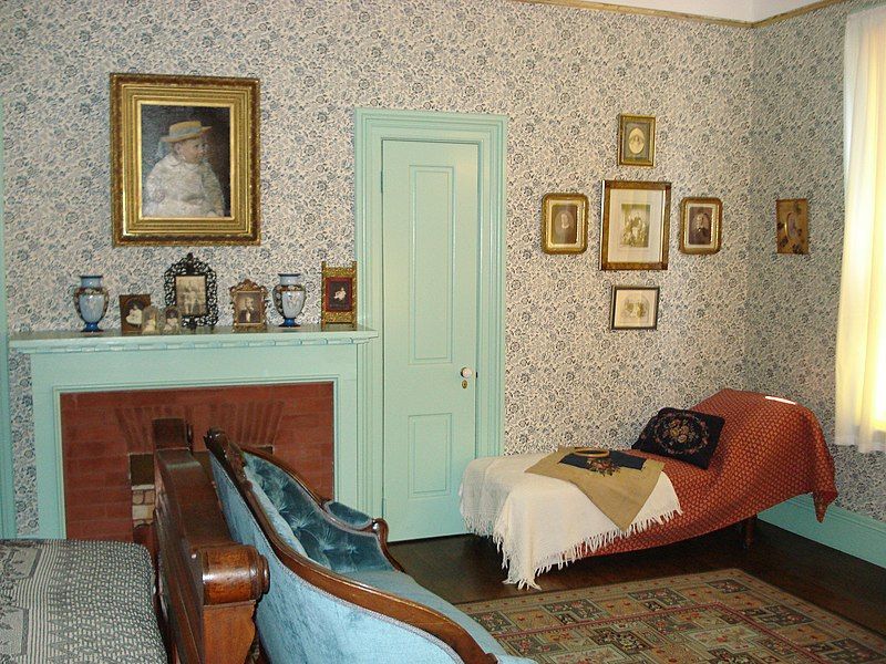 File:Lawnfield Bedroom.JPG