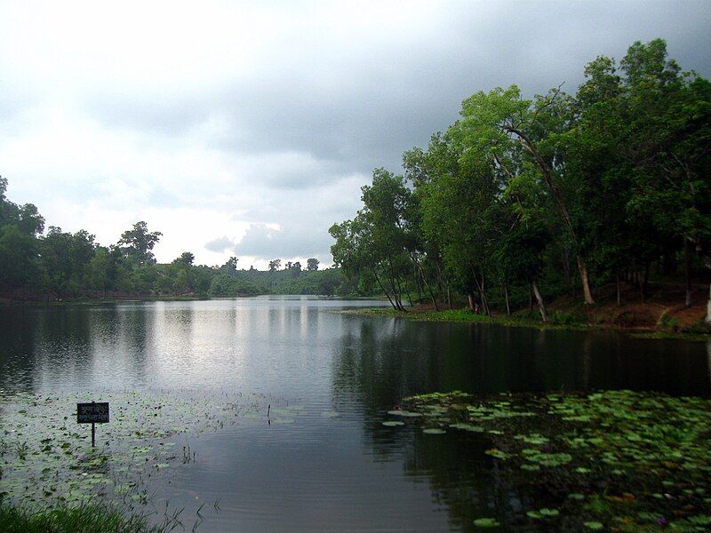 File:Madhobpur Lake.JPG