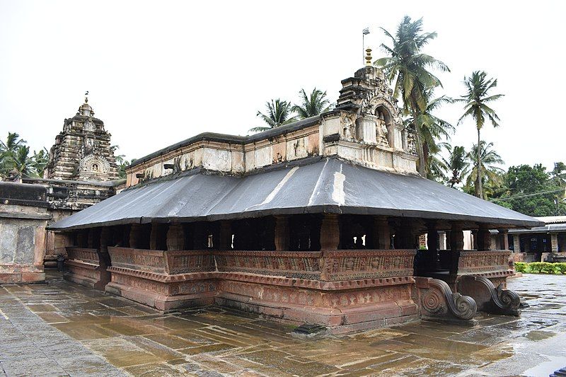 File:Madhukeshwara Temple, Banavasi.jpg