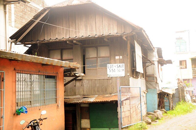 File:Manolito Cerrudo House.jpg