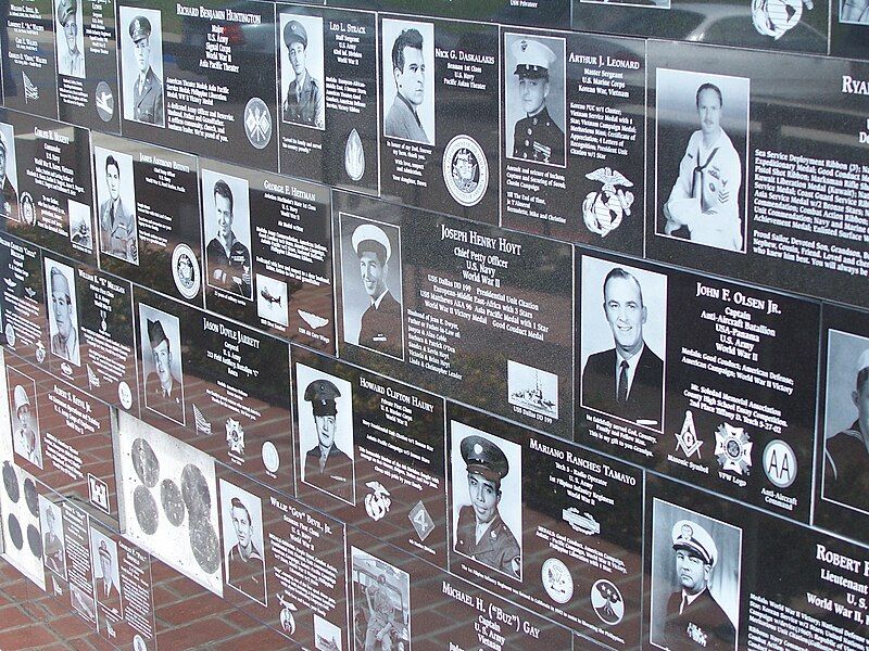 File:Memorial Wall.jpg