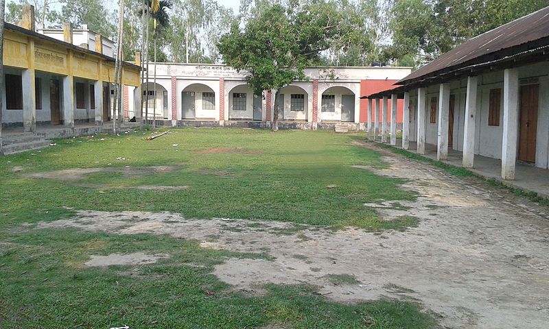 File:RarishalKarabHighSchool.jpg