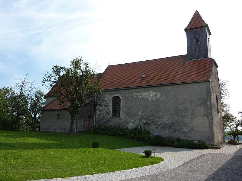 File:Sarling Kirche.jpg