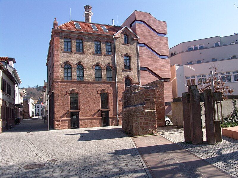 File:Stadtmuseum Tonofenfabrik Lahr.jpg