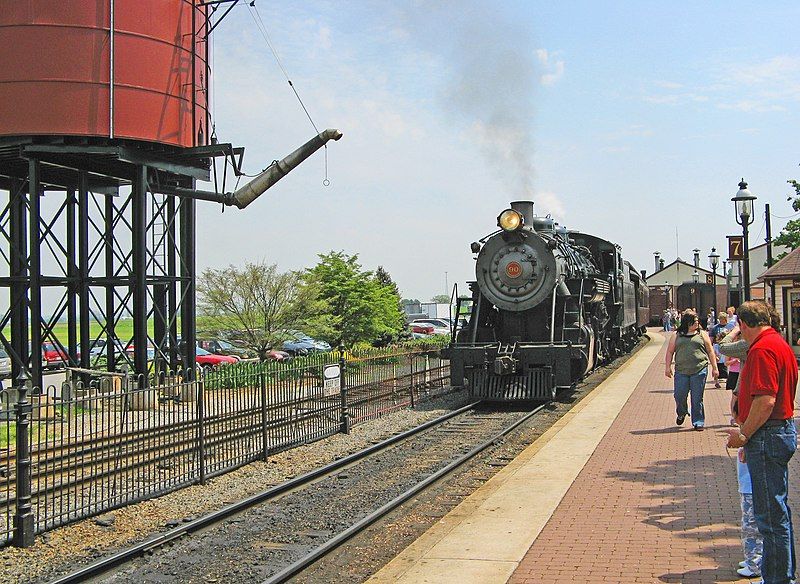 File:Strasburg train arrival.jpg