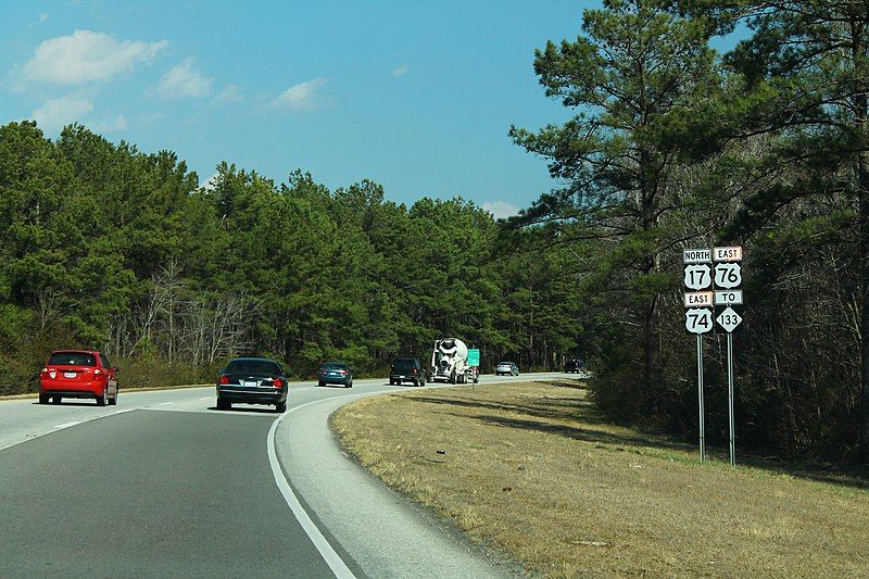 File:US17nUS76eUS76eToNC133RoadSigns (39245167775).jpg