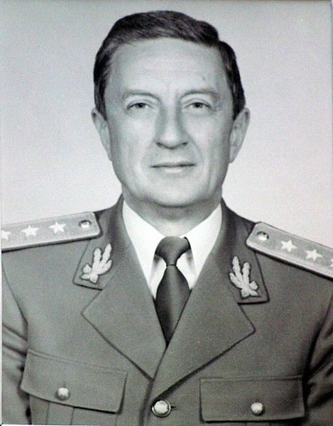 File:VictorStanculescu.jpg