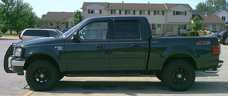 File:2003FordF150.jpg