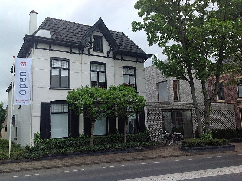 File:2013-05-18 villa mondrian.JPG