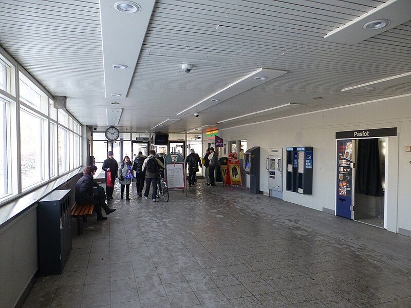 File:Albertslund Station 10.JPG