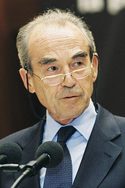 File:Badinter 2001 (cropped).jpg