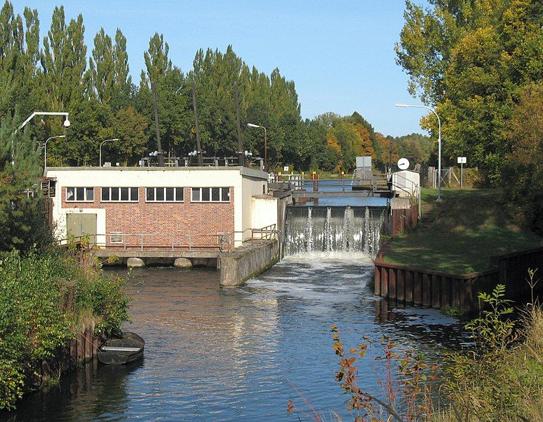 File:Bischofswerder Vosskanal.jpg