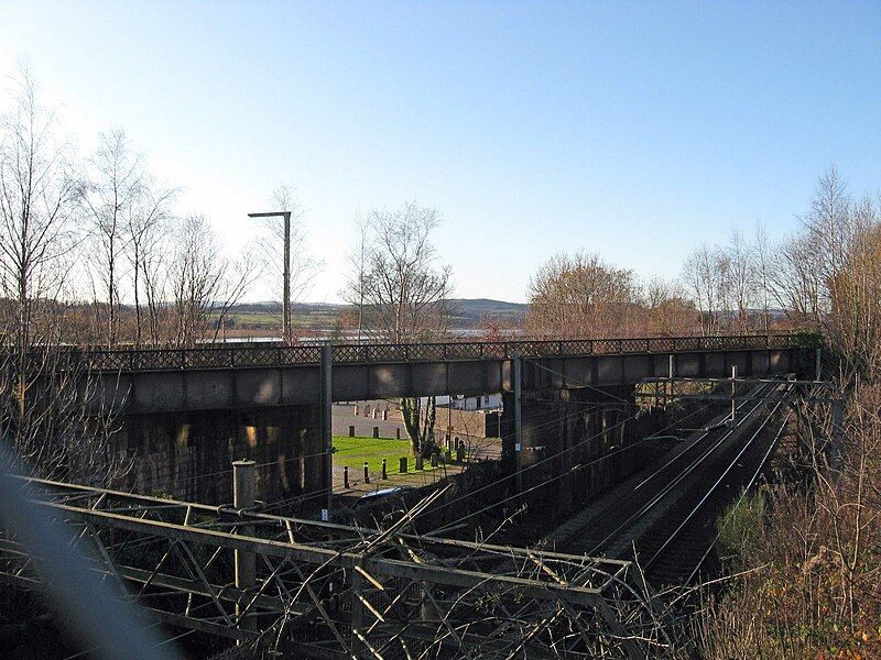 File:Bowling railway crossover.jpg