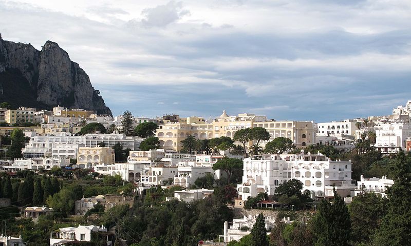 File:Capri (ville) 2013-gb.JPG