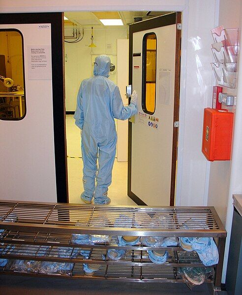 File:Cleanroom entrance.jpg