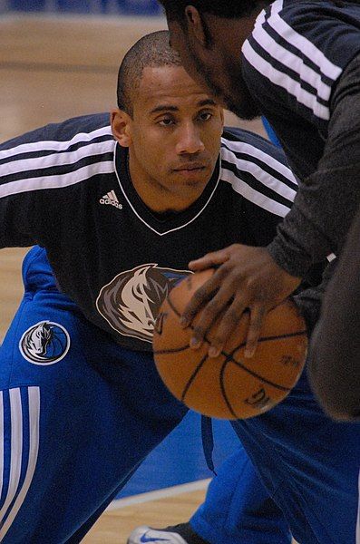 File:Dahntay Jones (cropped).jpg