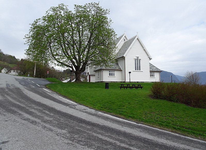 File:FV550 Utne kirke.jpg